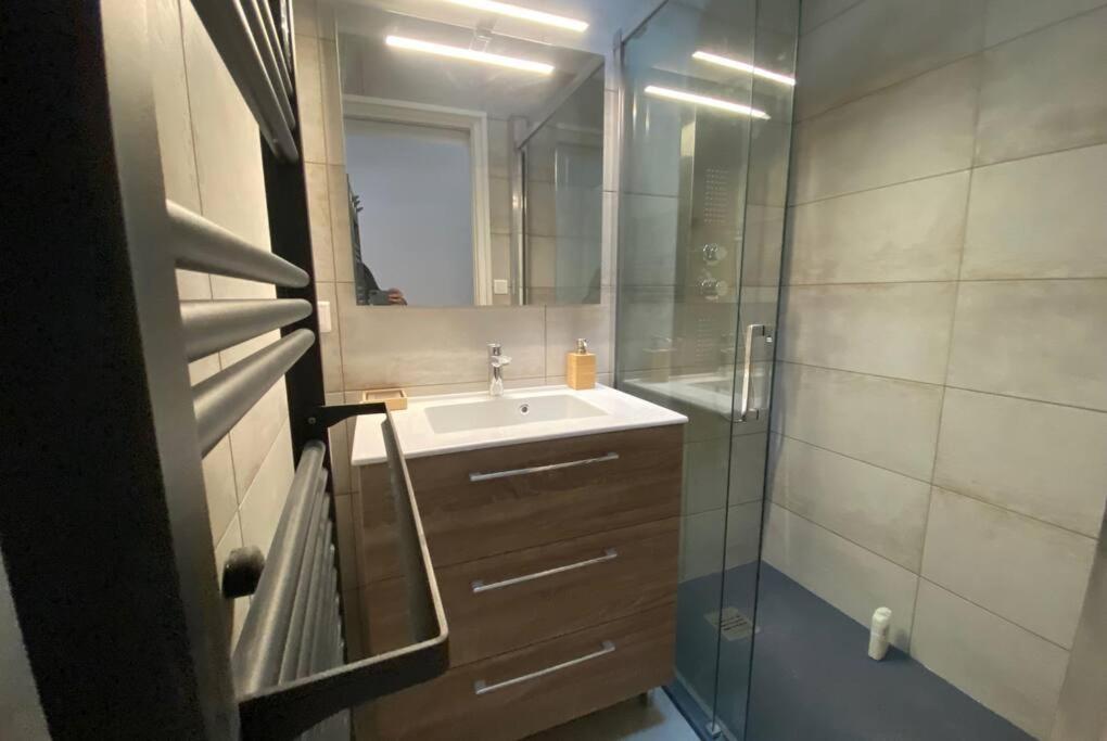 Le Carmen - Terrace - Garage Apartment Nimes Ngoại thất bức ảnh